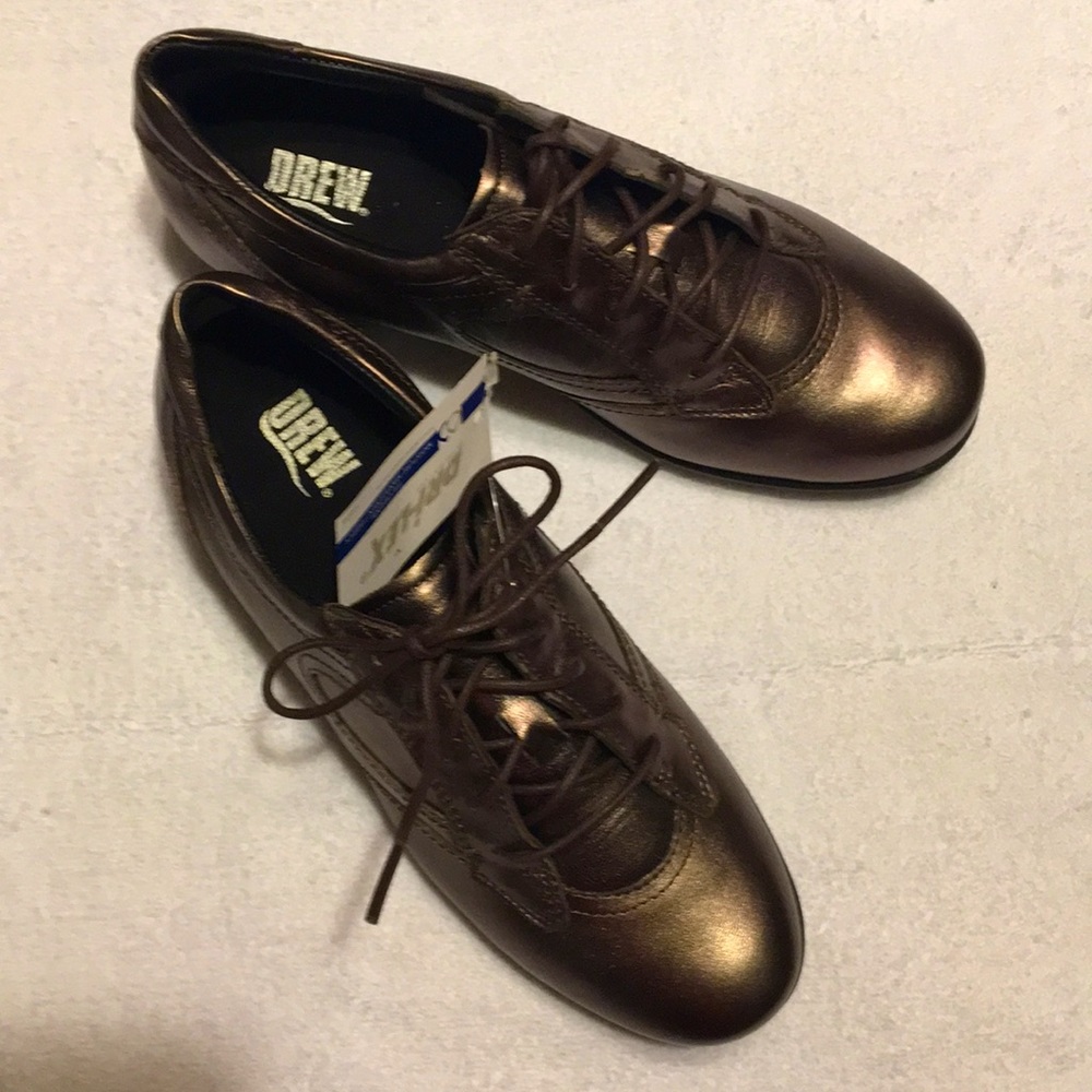 Drew women’s Prague pewter leather shoes NIB 6M